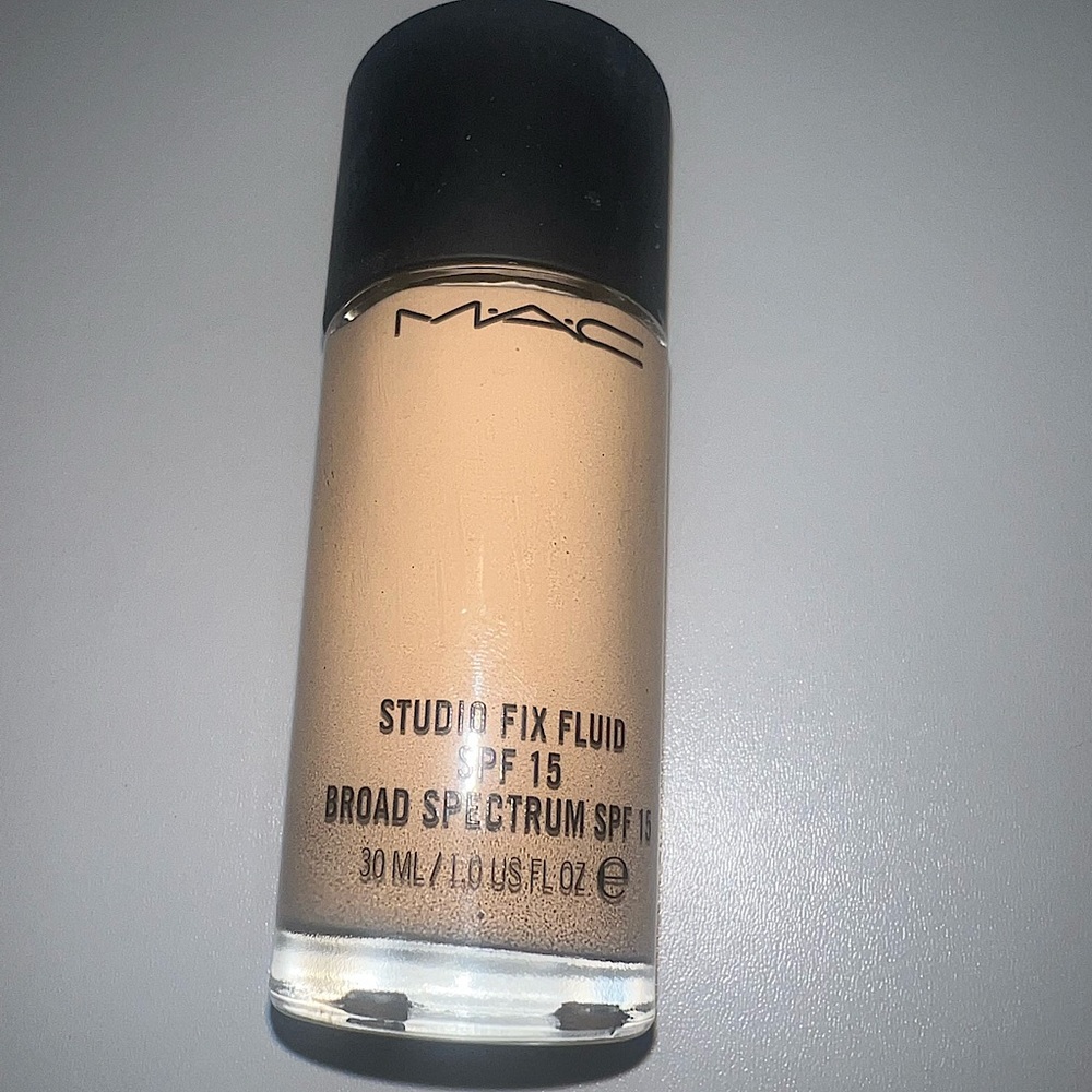 Mac Studio fix Fluid Spf 15 Foundation